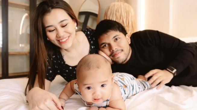 Baby Face Reveal! Aaliyah Massaid Akhirnya Perlihatkan Wajah Baby Arash