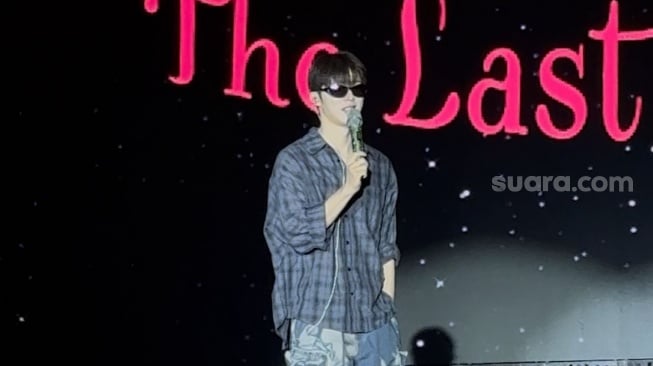 B.I Sampai Blusukan Turun Panggung, Konser The Last Parade Tour di Jakarta Berlangsung Pecah