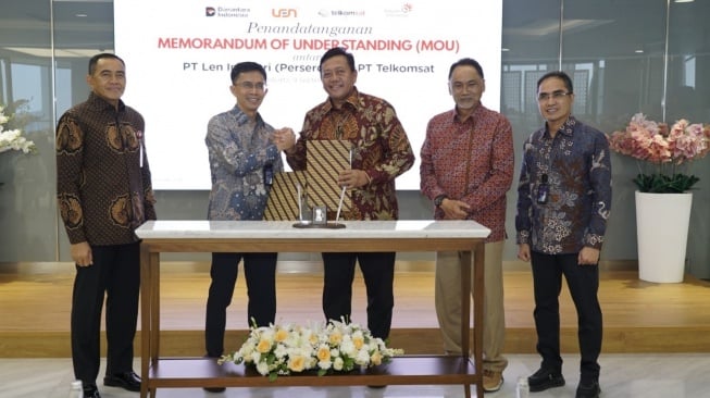 Telkomsat dan PT Len Industri (Persero) Kerja Sama Perkuat Kolaborasi Pertahanan Berbasis Satelit