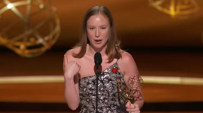 Hannah Einbinder (YouTube/Television Academy)