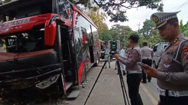 Tragedi Lereng Bromo, Polisi Selidiki Penyebab Kecelakaan Bus Karyawan RS Jember Tewaskan 8 Orang