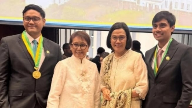 Adu Mentereng Profil Anak Sri Mulyani Vs Retno Marsudi, Kompak Lulus Dokter Spesialis UI