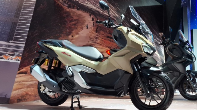 Mengungkap Alasan Honda ADV160 Dijuluki "SUV Pride", Tawarkan Sensasi Petualang Skutik Premium
