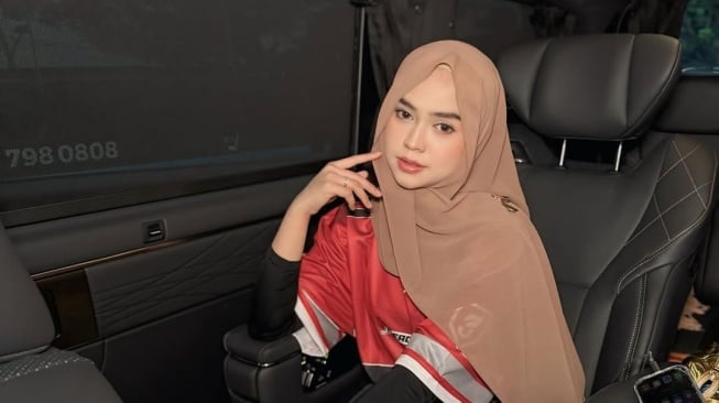 Ria Ricis Beli Mobil Baru Rp 1,8 Miliar, Ikuti Pesan Almarhum Ayah Ganti 2 Tahun Sekali