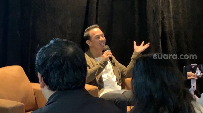 Joe Taslim dalam sesi bincang-bincang di kawasan Kemang Utara, Jakarta Selatan, Selasa, 16 September 2025. [Suara.com/Adiyoga Priyambodo]