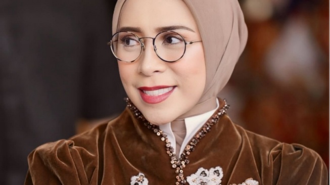 Curhat Ditinggal Teman, Pendidikan SMA Melly Goeslaw Disentil Psikolog Lita Gading