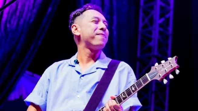 Pongki Barata baru saja merilis album rock berjudul 8090. [Instagram]