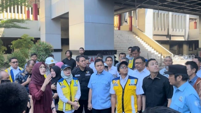 Kementerian Pekerjaan Umum akan membangun ulang sebagian gedung DPRD Sulawesi Selatan yang mengalami kerusakan pasca dibakar demonstran pada Agustus 2025 [SuaraSulsel.id/Lorensia Clara Tambing]