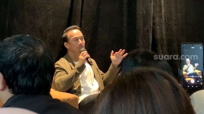 Joe Taslim dalam sesi bincang-bincang di kawasan Kemang Utara, Jakarta Selatan, Selasa, 16 September 2025. [Suara.com/Adiyoga Priyambodo]