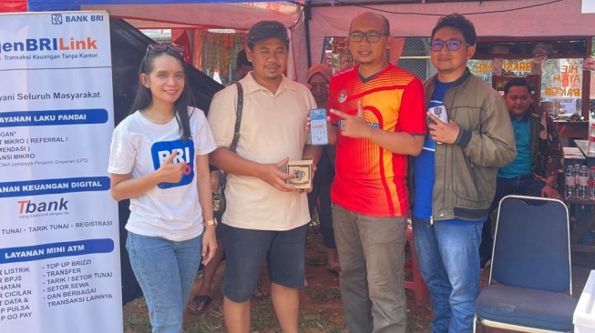 Layanan BRI pada acara kirab budaya Slumpring Festival, diselenggarakan di Desa Cibuyur, Kecamatan Warungpring, Pemalang. [Dok BRI]