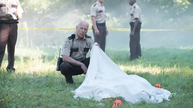 Film First Kill yang dibintangi Bruce Willis dan Hayden Cristensen akan tayang Rabu (17/9/2025) mala ini pukul 23.00 WIB di Trans TV. [YouTube]