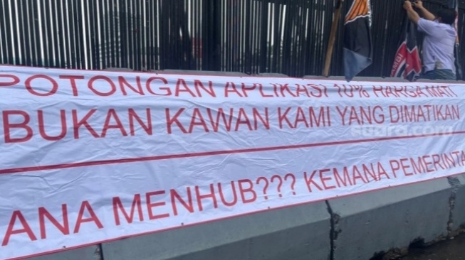 Demo Ojol 2025: Tragedi, Tuntutan Menteri Dicopot, dan Masa Depan Transportasi Online