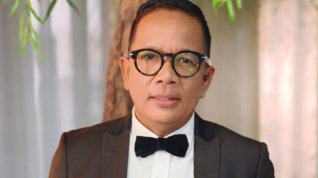 Kepsek SMPN 1 Prabumulih, Roni Ardiansyah. (Instagram @ardiansyah2664)