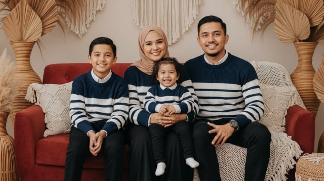 Bikin Foto Keluarga Studio Makin Keren dengan 8 Prompt Gemini AI Ini