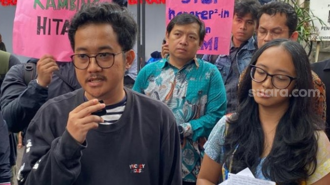 Sikap Tegas Keluarga Delpedro: Kami Tak Akan Mengemis Ampun, Jika Tak Bersalah Harus Dibebaskan!