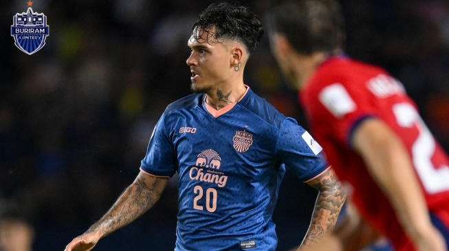 Buriram United Pecundangi JDT, Arif Aiman Tak Berkutik Lawan Shayne Pattynama