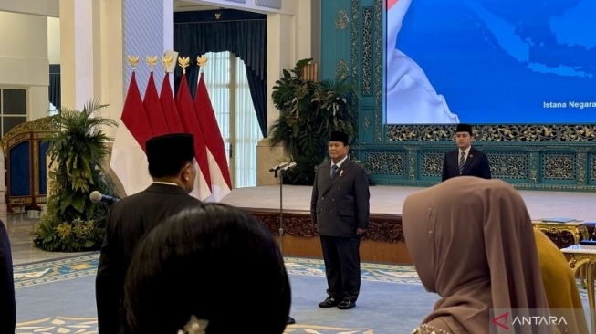 BREAKING NEWS: Prabowo Lantik Djamari Chaniago Menko Polkam, Erick Thohir Jabat Menpora!