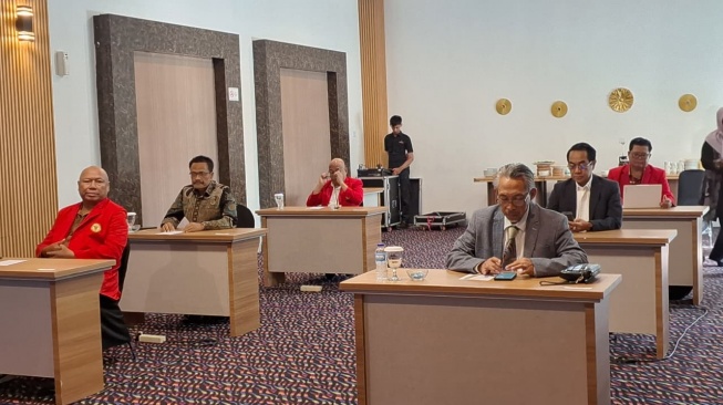 Siapa Layak Pimpin Unhas? UGM Uji Kemampuan 6 Bakal Calon Rektor