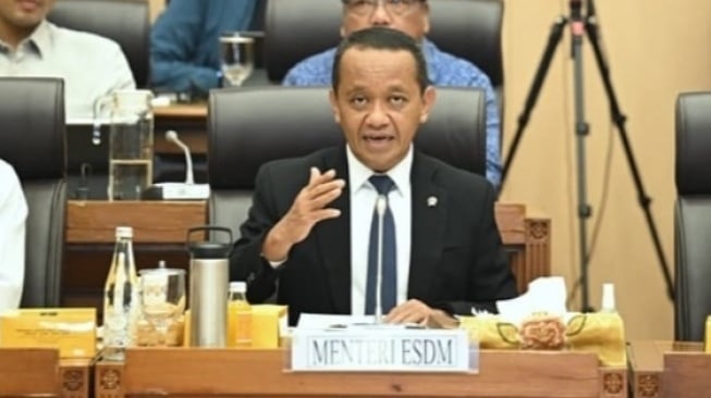 Diluar Dugaan: Intip Isi Garasi Paket Hemat Bahlil Lahadalia yang Aman dari Reshuffle