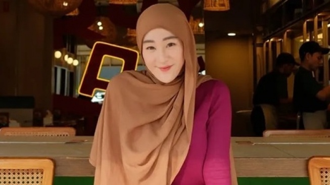 Heboh Isu Rumah Tangga Larissa Chou, Seberapa Penting Nafkah Suami?