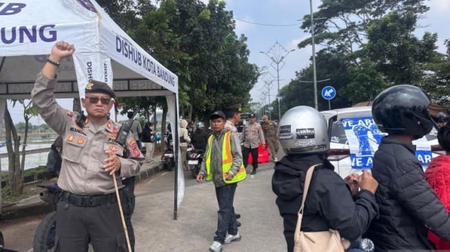 Ribuan Personel Jaga Laga Persib Bandung vs Lion City Sailors di Stadion Gelora Bandung Lautan Api