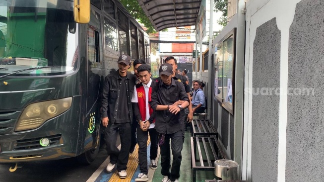 Vadel Badjideh hadir sidang lanjutan kasus asusila di Pengadilan Negeri Jakarta Selatan, Kamis, 18 September 2025. [Suara.com/Adiyoga Priyambodo]