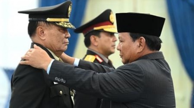 Prabowo Beri Pangkat Jenderal Kehormatan, Apa Maksud di Baliknya?