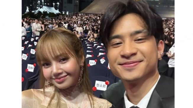 Bikin Iri BLINK! Devano Danendra Heboh Pamer Foto Bareng Lisa BLACKPINK