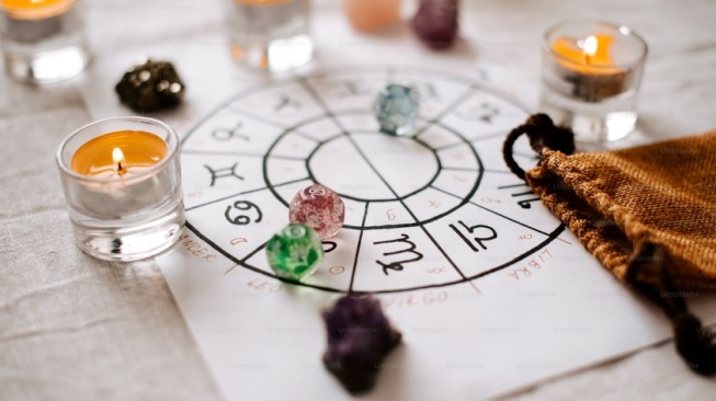 Cancer Tidak Cocok dengan Zodiak Apa? Ini 6 Zodiak yang Sebaiknya Dihindari