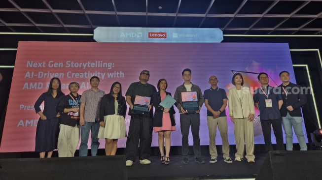 AMD Ryzen AI 300 Series hadir Lenovo Yoga Pro dan Lenovo IdeaPad dalam ajang Next-Gen Storytelling: AI-Driven Creativity with Ryzen AI di Jakarta, Kamis (18/9/2025). [Suara.com/Dythia]