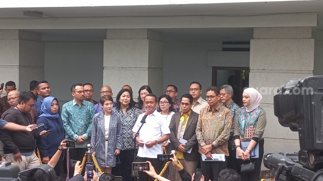 Bahlil 'Sentil' Pertamina: Pelayanan dan Kualitas BBM Harus Di-upgrade, Jangan Kalah dari Swasta!