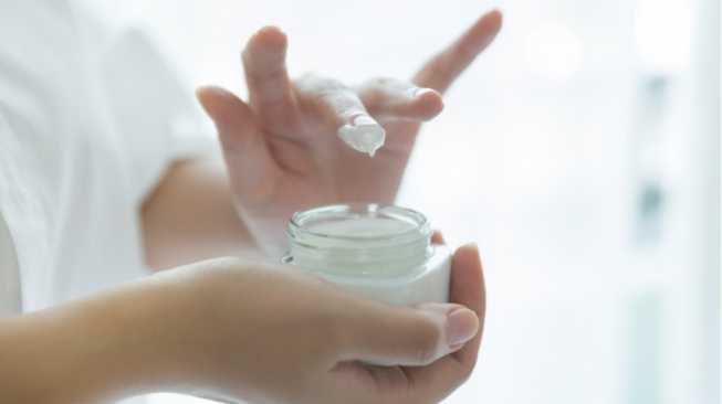 5 Rekomendasi Moisturizer Mengandung Glycolic Acid, Bikin Wajah Cerah dan Halus Mulai Rp25 Ribu