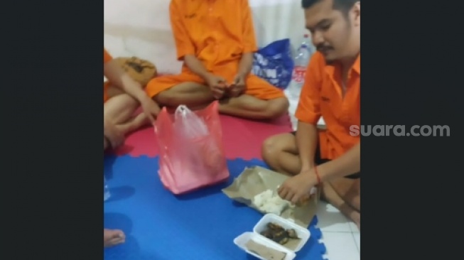 Polda Metro Jaya menegaskan kabar aktivis Gejayan Memanggil, Syahdan Husein, mogok makan di rumah tahanan tidak benar. (Foto dok. Polisi)