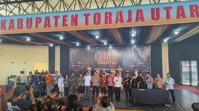 Suasana pada kegiatan Festival Kopi di Toraja Utara yang dibuka oleh Wakil Bupati Toraja Utar Fredrik Victor Palimbong, Sabtu (20/92025) [Suara.com/ANTARA/HO-Torut]