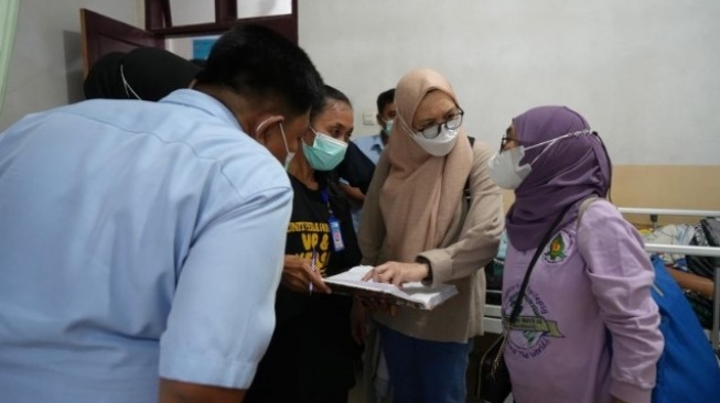 Kondisi Ratusan Siswa Keracunan Makan Bergizi Gratis di Banggai Kepulauan