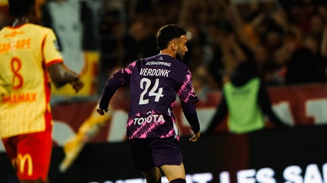 Kata Media Prancis Soal Debut Calvin Verdonk: Agresivitas Berbuah Kartu
