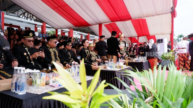 Menteri Pariwisata (Menpar) saat menghadiri pembukaan Erau, Minggu, 21 September 2025. [SuaraKaltim.id/Ridzki Agusty Alwie]