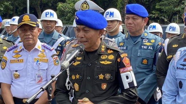 Komandan Pusat Polisi Militer TNI Mayjen TNI Yusri Nuryanto (tengah). (ANTARA/Fath Putra Mulya)