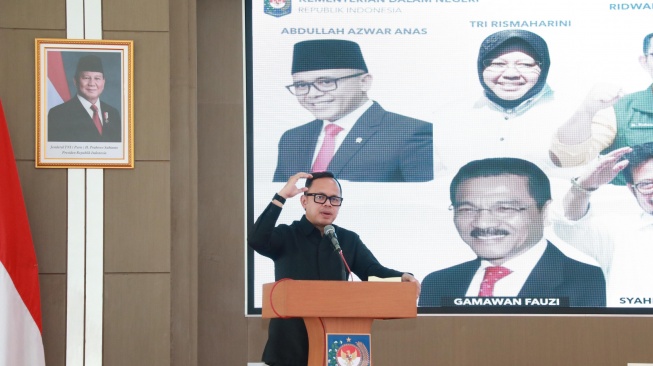 Wamendagri Bima Arya Sugiarto saat memberikan keynote speech pada Pelatihan Kepemimpinan Administrator (PKA) dan Pelatihan Kepemimpinan Pengawas (PKP) di Aula Gunung Gede (Dok: Kemendagri)