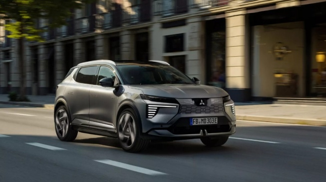 Mitsubishi Eclipse Cross EV. (Carscoops)