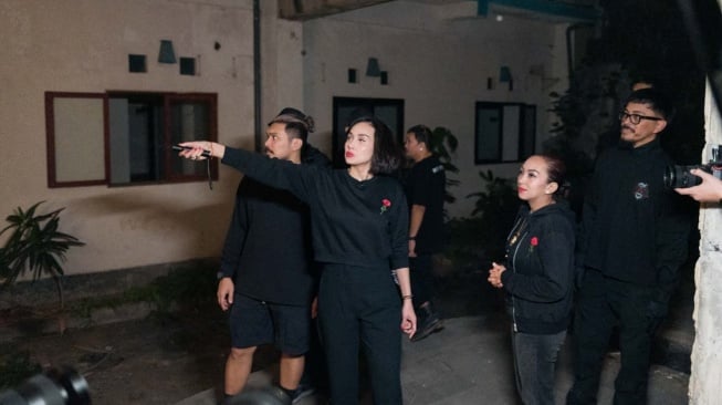 Saksikan langsung penelusuran lengkap Diary Misteri Sara Spesial Bali, hanya di aplikasi DMS+ (Dok: DMS+)