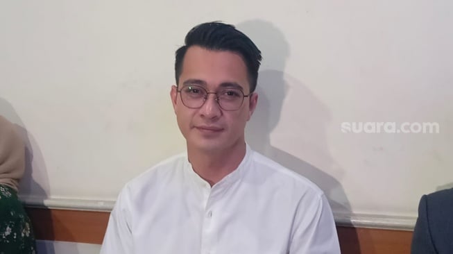 Eza Gionino di Pengadilan Agama Cibinong pada Senin, 22 September 2025. [Suara.com/Rena Pangesti]