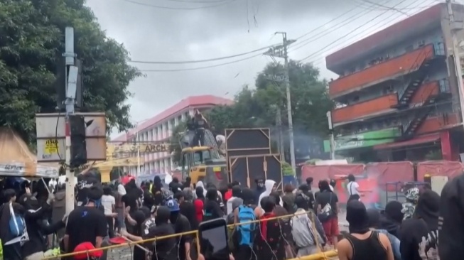 Filipina Bergejolak: Demo Anti-Korupsi Berujung Ricuh di Ibu Kota