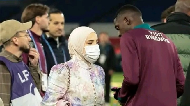 Rima Edbouche istri Ousmane Dembele peraih Ballon d’Or 2025 [Tangkap layar X]
