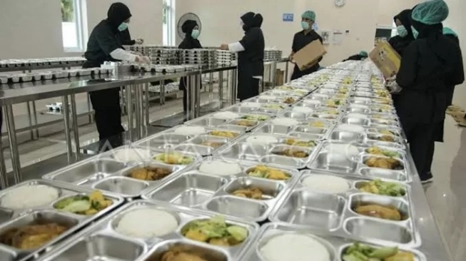 9 Bulan Berjalan, Kepala Badan Gizi Nasional Sebut Sudah 4700 Siswa Keracunan MBG