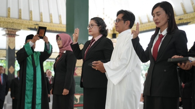 83 Pejabat Dirotasi Bupati, Harda Kiswaya Akui Tak Segan Ganti yang Dinilai Tak Mampu