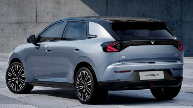 Arcfox T1, penantang BYD Dolphin dengan harga jauh di bawah Atto 1 (CarnewsChina)