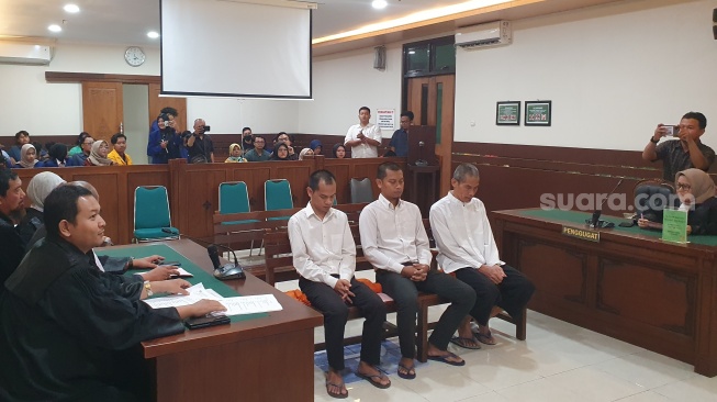 Persidangan perkara penganiayaan 'mas-mas pelayaran' di Pengadilan Negeri (PN) Sleman, Kamis (25/9/2025). [Hiskia/Suarajogja]