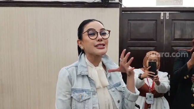 Nikita Mirzani saat menghadiri sidang lanjutan kasus pemerasan dan TPPU terhadap Reza Gladys di Pengadilan Negeri Jakarta Selatan, Kamis, 25 September 2025 [Suara.com/Adiyoga Priyambodo].