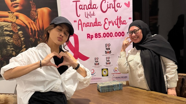 Gelombang Cinta Mengalir, Asrilia dan Musisi Istimewa Kumpulkan Rp85 Juta untuk Pejuang Kanker